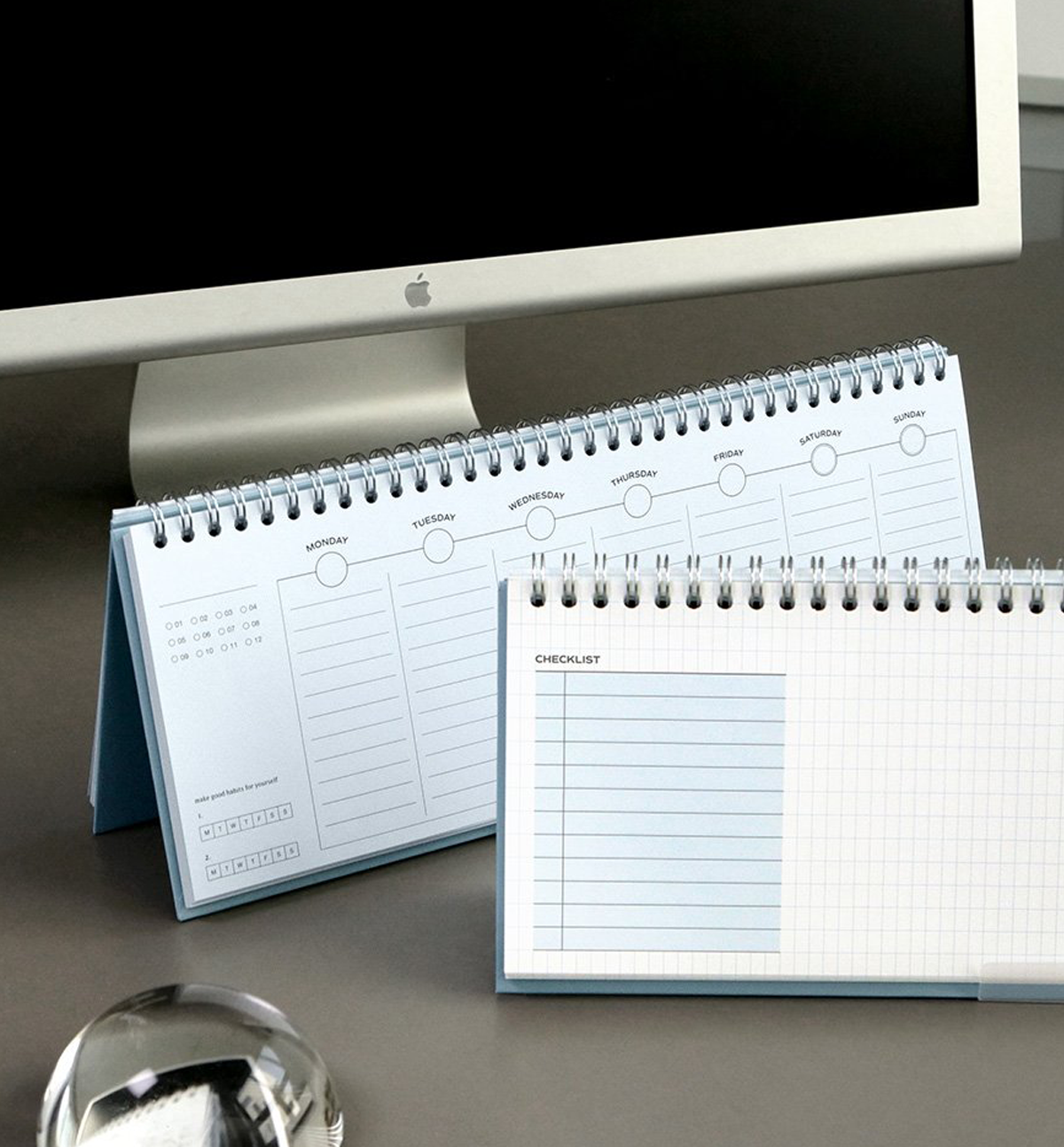 Iconic Flow Weekly Undated Planner: Soft Blue