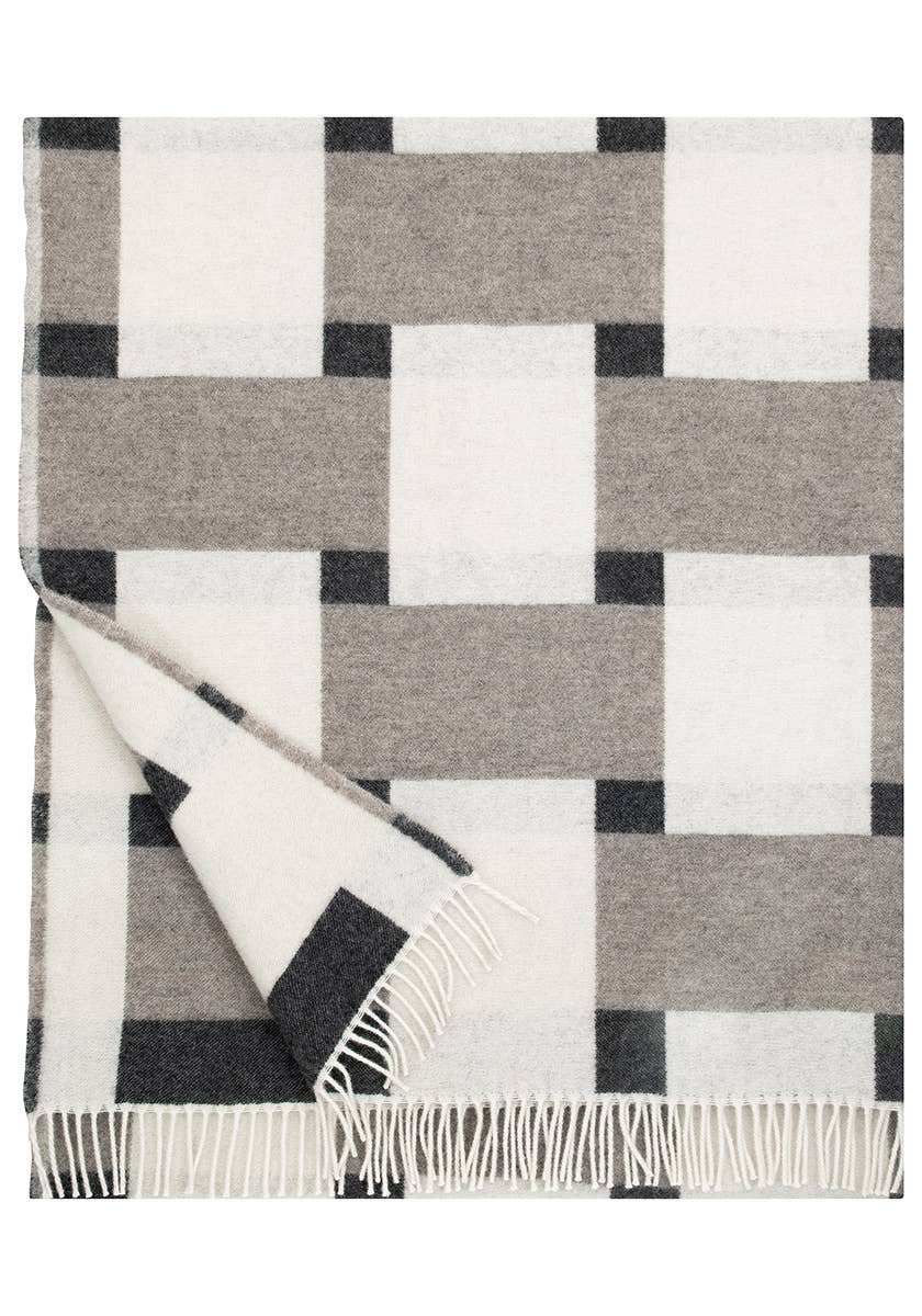 Punos Wool Blanket: White-Cinnamon-Black / 130 x 180 cm + Fringes