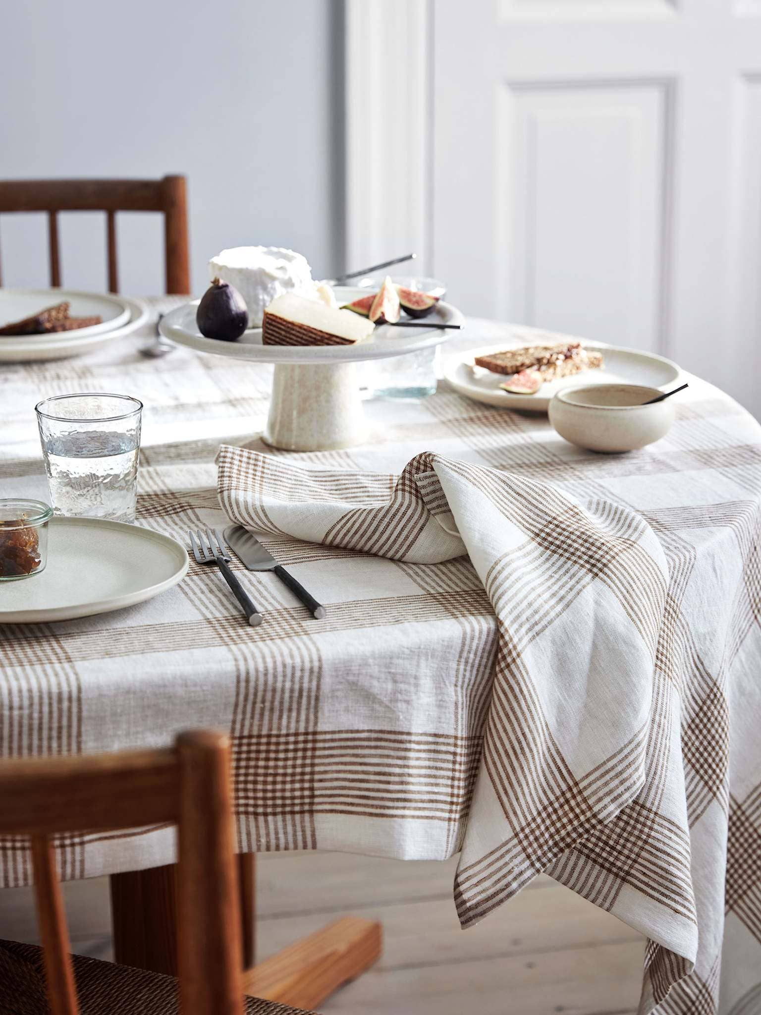 Granada serving stand - Tell Me More