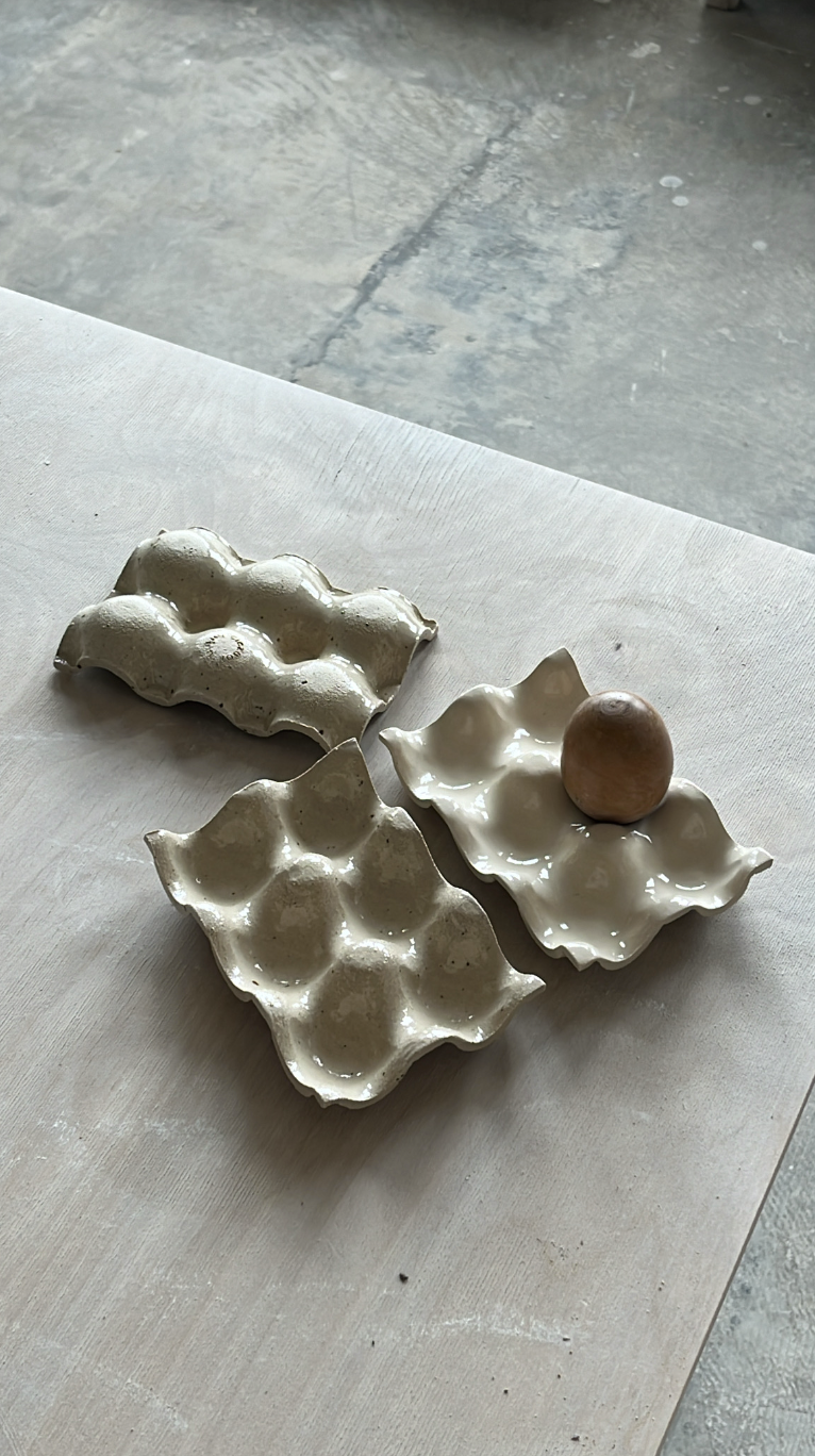 Stoneware Egg Tray Speckled - Eleanor Torbati