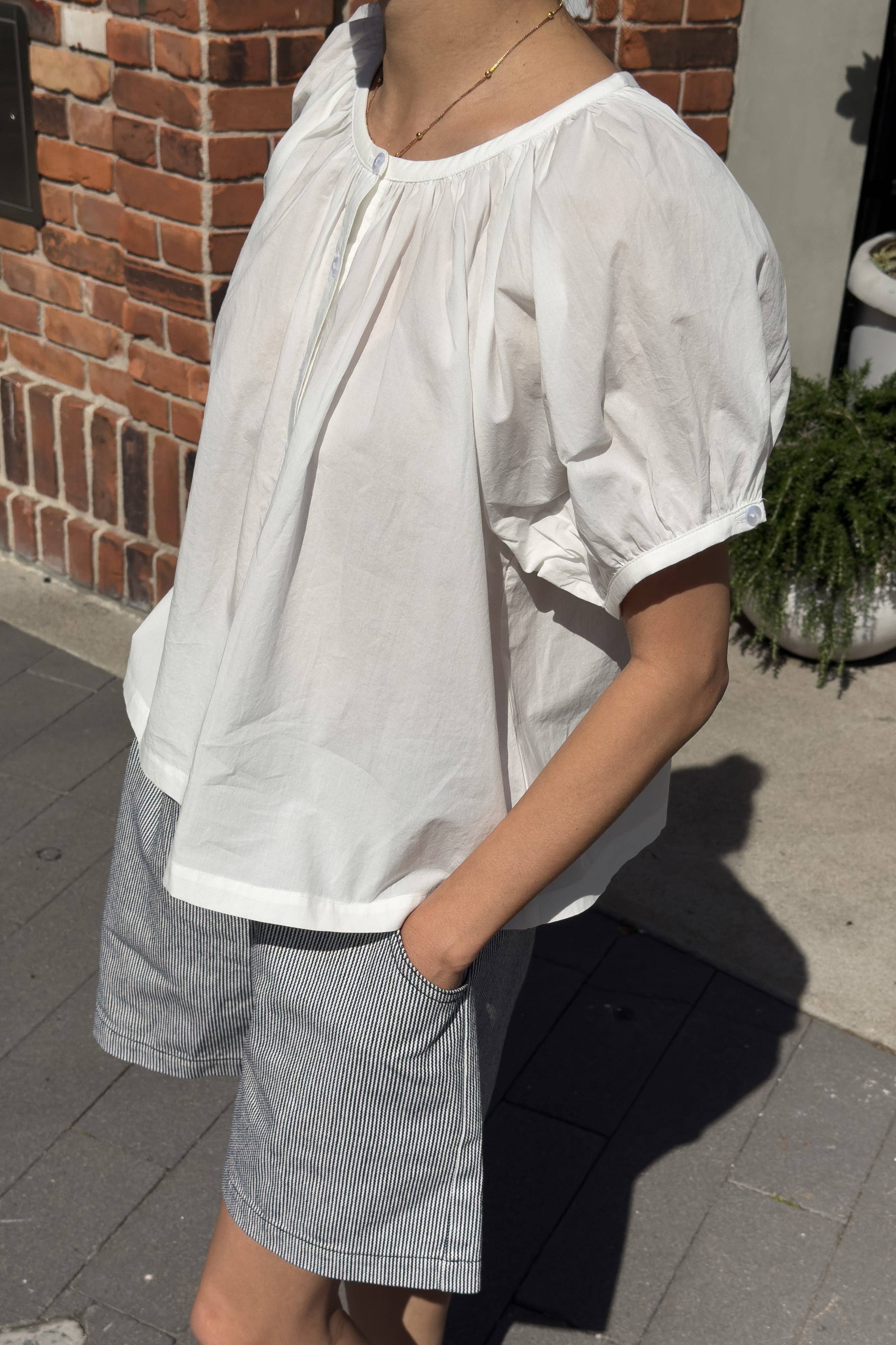Emily Short Sleeve Top in White — Le Bon Shoppe