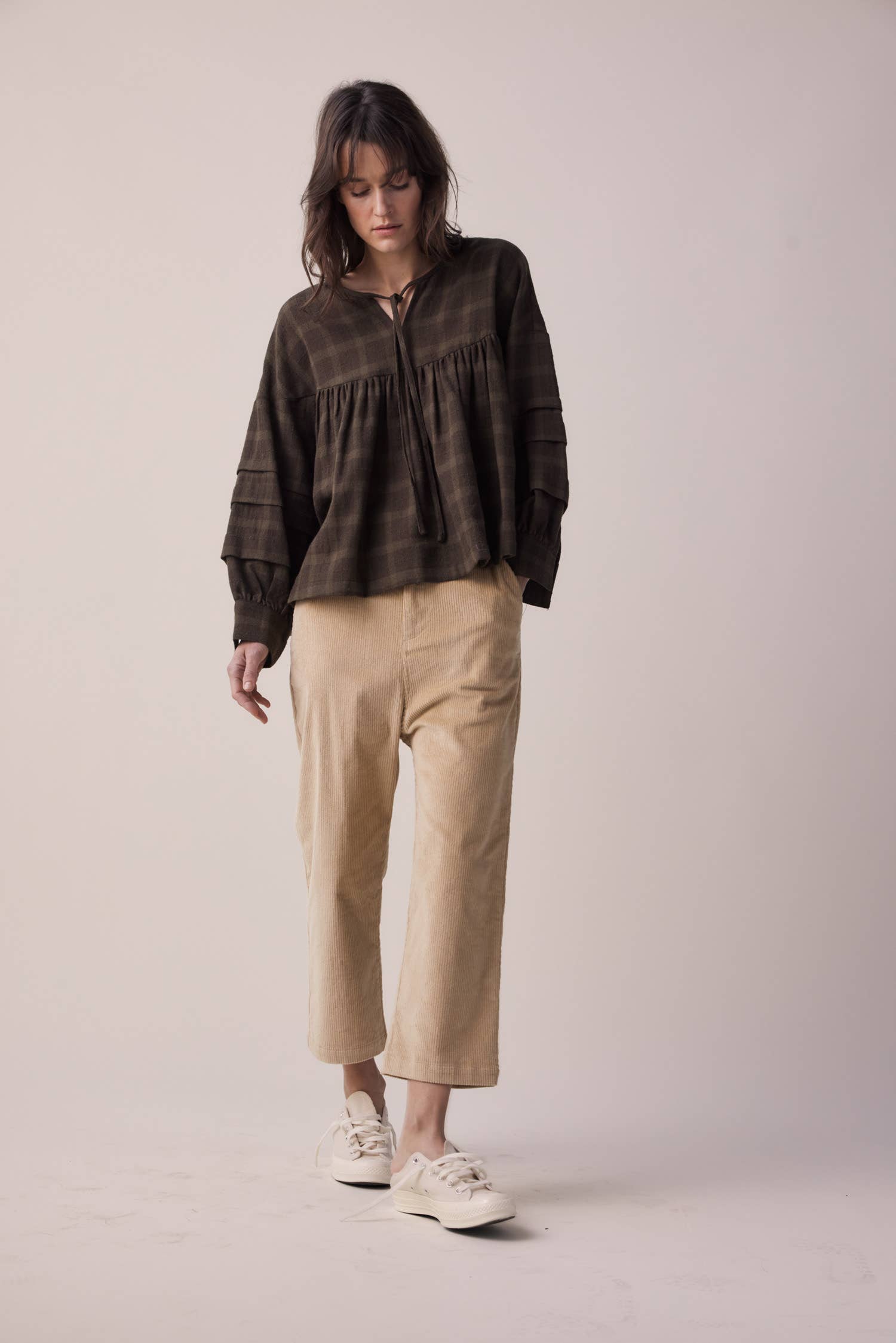 Cropped corduroy baggy pants: Dark beige / 97% Cotton 3% Spandex / Medium