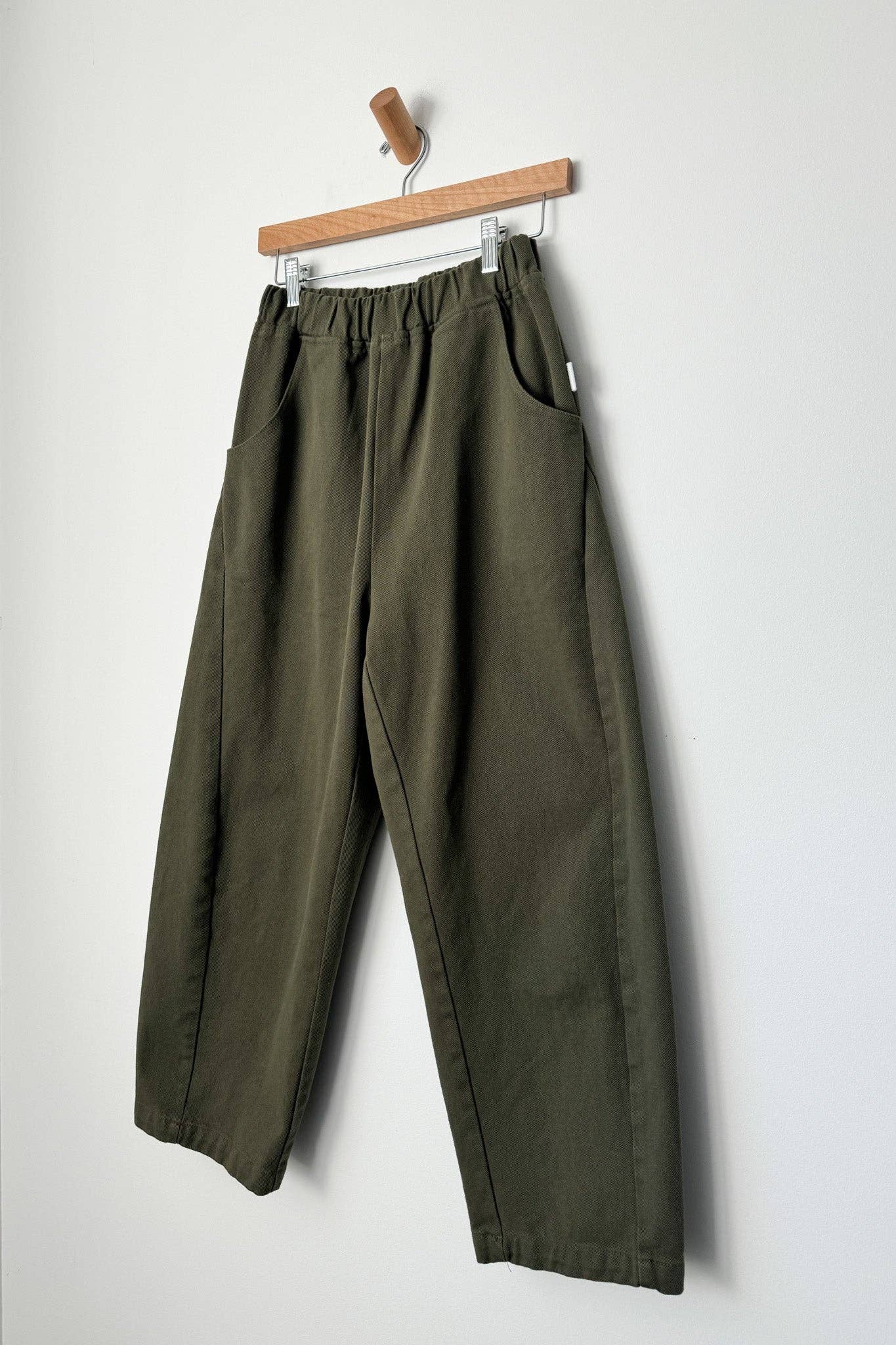Arc Pants Olive - Le Bon Shoppe