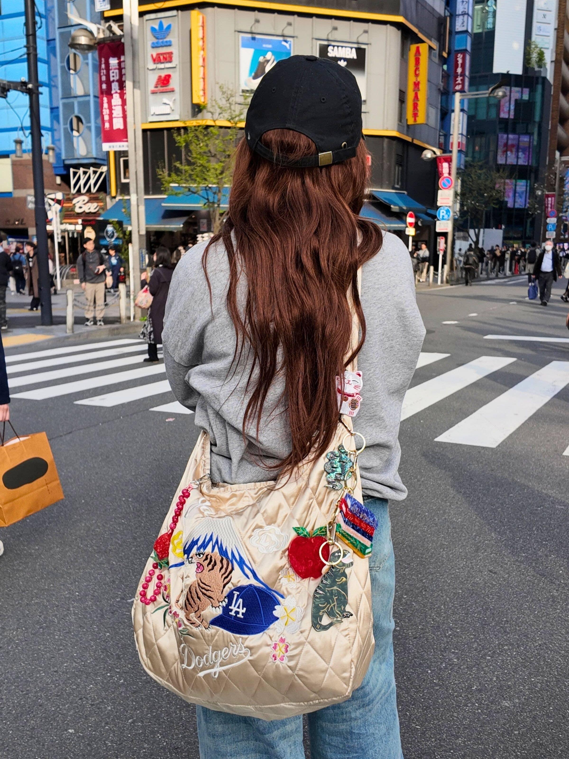 Los Angeles Dodgers quilted satin tote bag with mountain and tiger embroidery, beige color