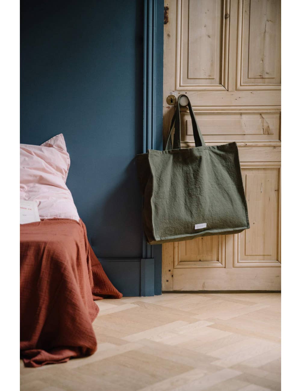 Les Pensionnaires Canvas Tote in Capri Green