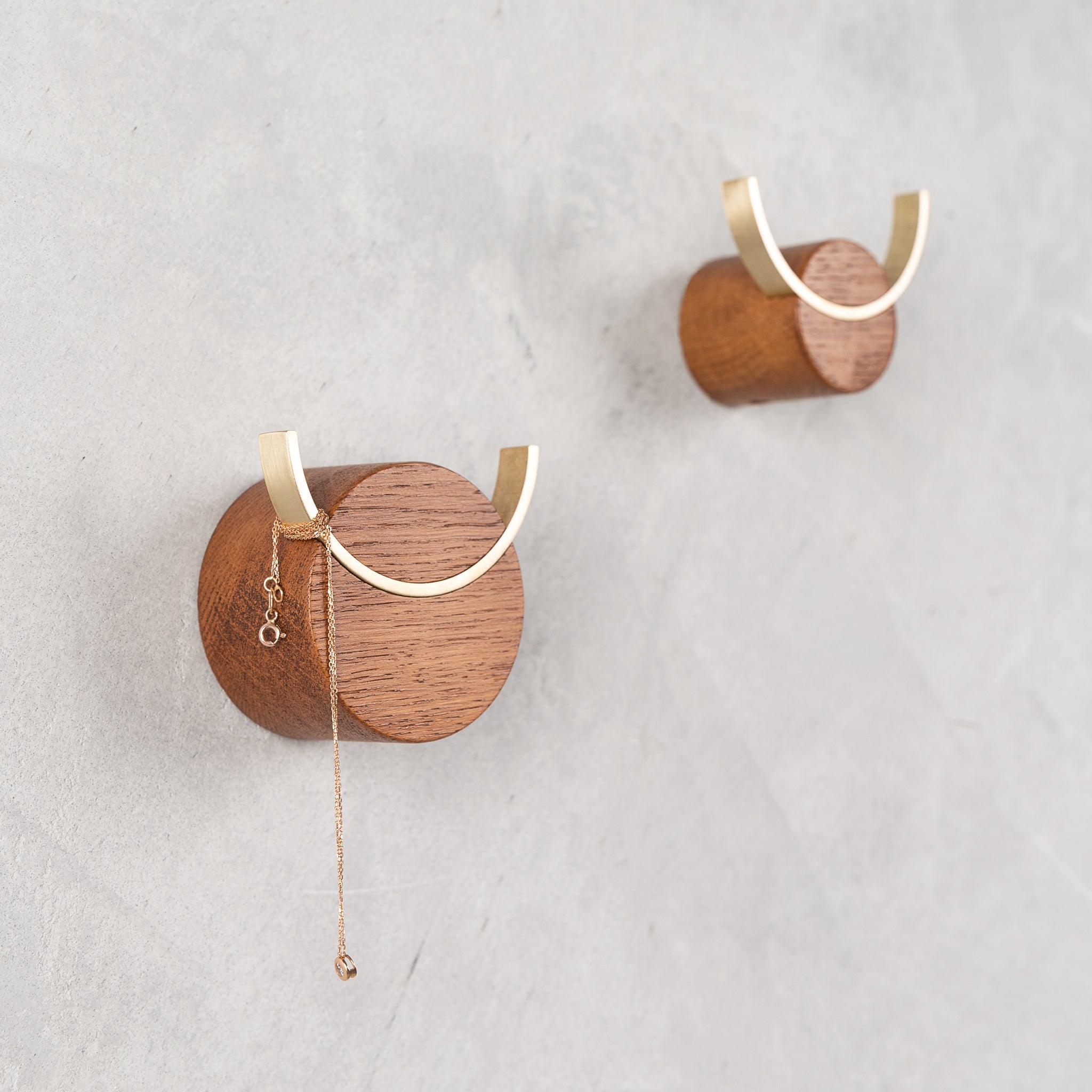 Wall Hook DEER | Oak & Brass, walnut finish