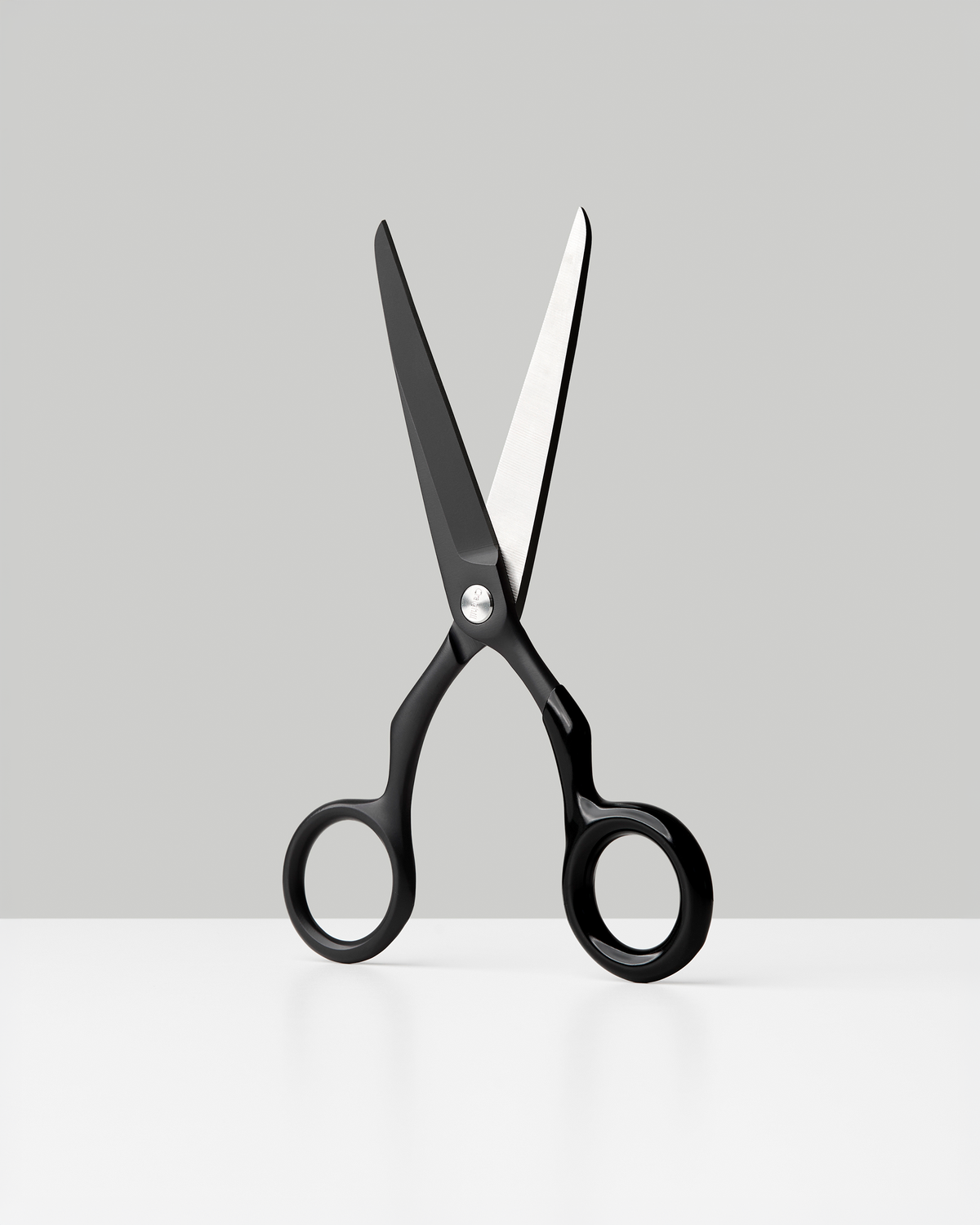 Spectra Scissors: Charcoal + Black