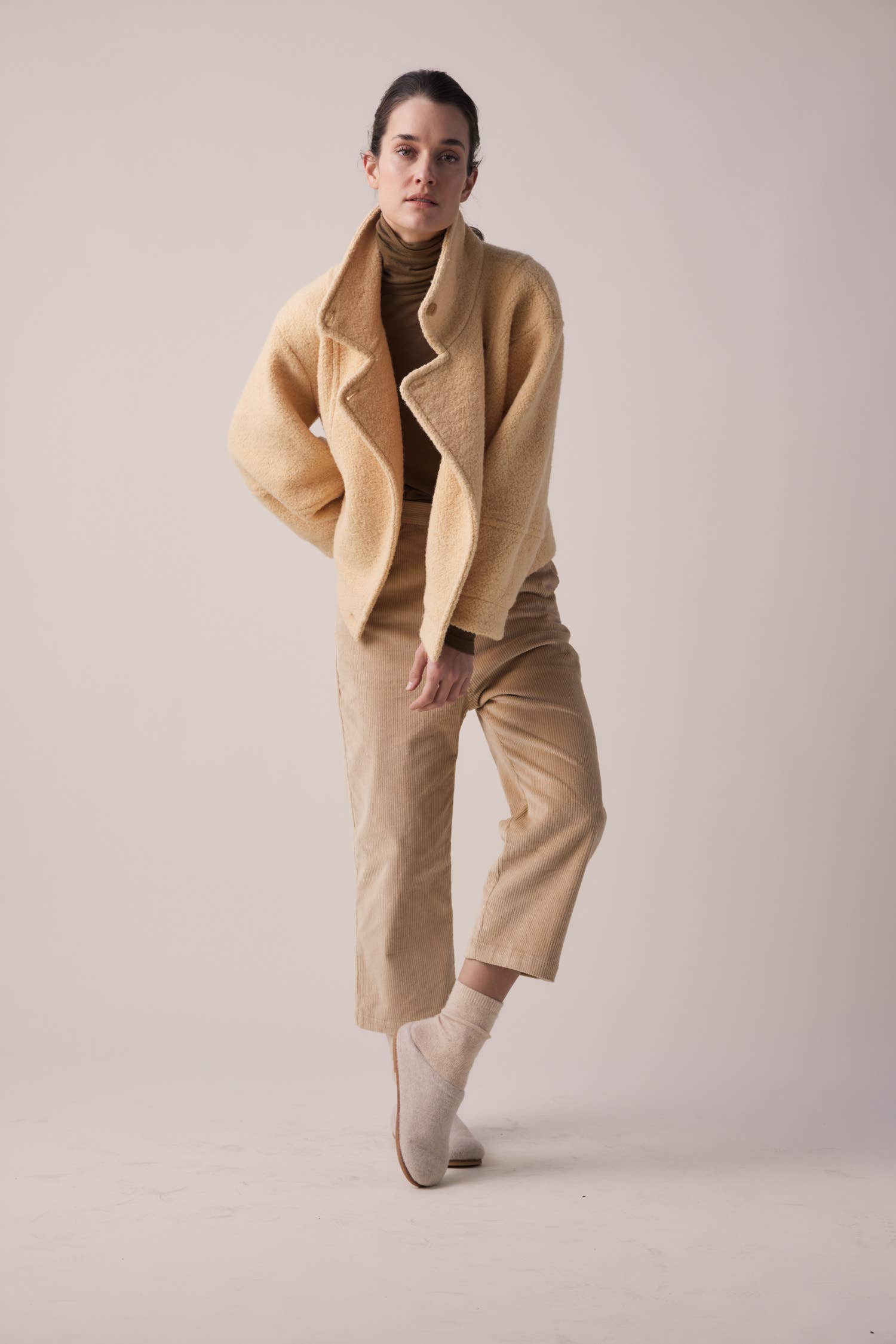 Cropped corduroy baggy pants: Dark beige / 97% Cotton 3% Spandex / Small